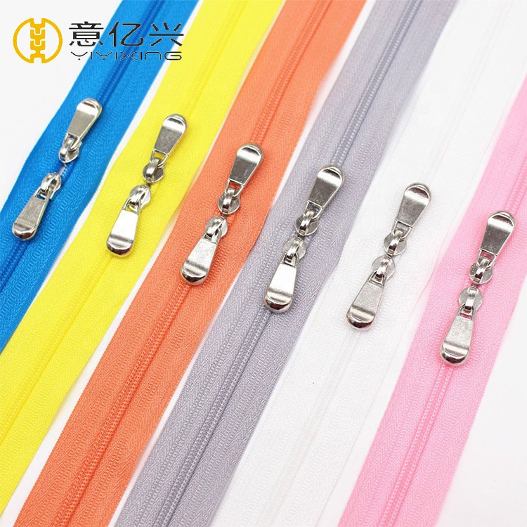 Difference between resin zipper and nylon zipper