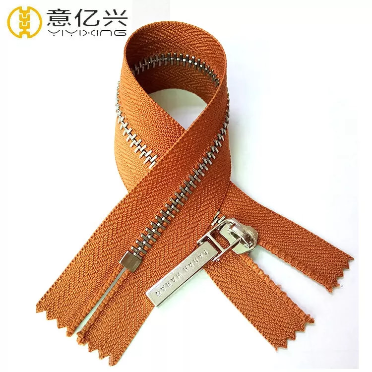 metal zipper
