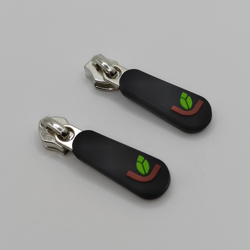 Logo Rubber Zipper Pull